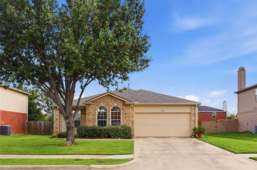 2004 Apple Dr, Little Elm, TX, 75068-5600 | Card Image