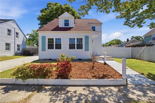 10 Burtis St, Portsmouth, VA, 23702-2111 | Card Image