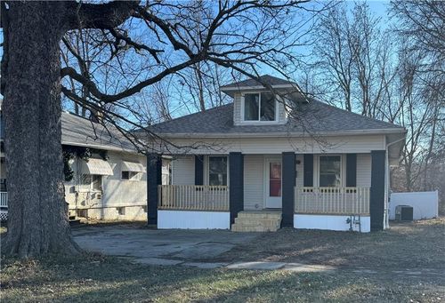 432 E Market St, Warrensburg, MO, 64093-1925 | Card Image