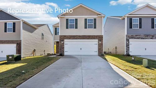 672 13th Avenue Dr Ne, Hickory, NC, 28601-2895 | Card Image