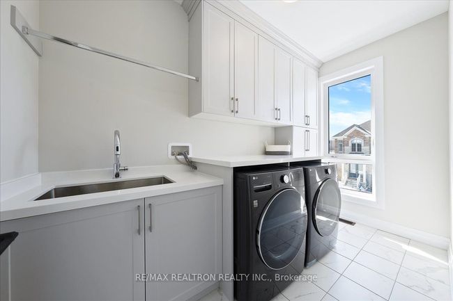 7 Maple Fields Cir, House other with 5 bedrooms, 4 bathrooms and 2 parking in Aurora ON | Image 39
