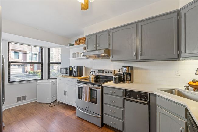 587 Thorncliffe Dr, Townhouse with 2 bedrooms, 3 bathrooms and 2 parking in Pittsburgh PA | Image 15