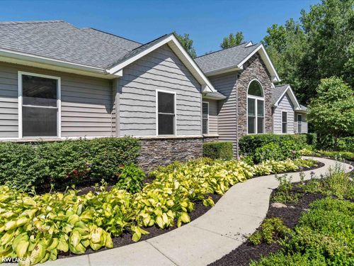 68233 Hartway Rd, Ray, MI, 48096-1440 | Card Image