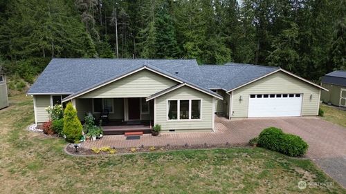 8205 Hide A Way Ln Nw, Silverdale, WA, 98383-7307 | Card Image