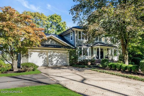 17 Woods End Rd, Colts Neck, NJ, 07722-1454 | Card Image