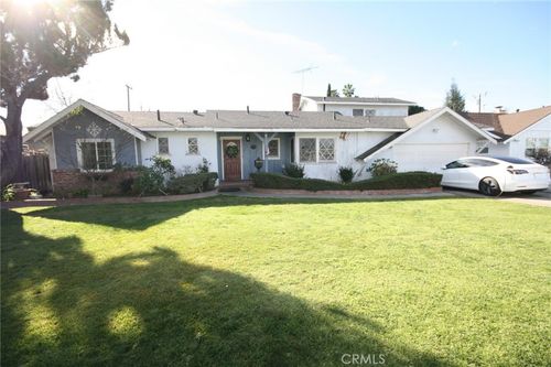 10092 Roselee Dr, Garden Grove, CA, 92840-1826 | Card Image