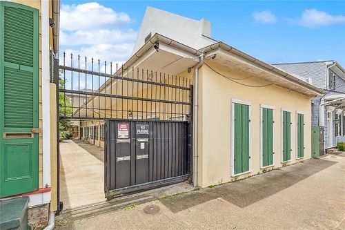 1024 Kerlerec St, New Orleans, LA, 70116-1906 | Card Image
