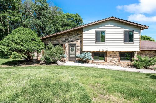 1010 Zanzibar Ln N, Plymouth, MN, 55447-3140 | Card Image