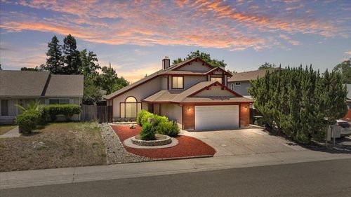 7833 Ivy Hill Way, Antelope, CA, 95843-2466 | Card Image