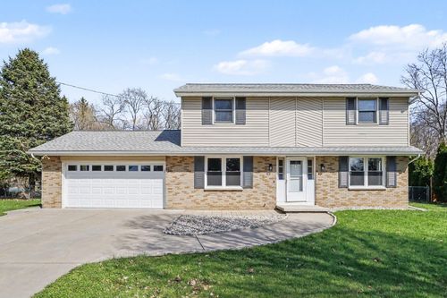 7914 Foxwood, Richland, MI, 49083-8428 | Card Image