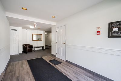 103 - 15290 Thrift Ave, Condo with 2 bedrooms, 1 bathrooms and 1 parking in White Rock BC | Image 3