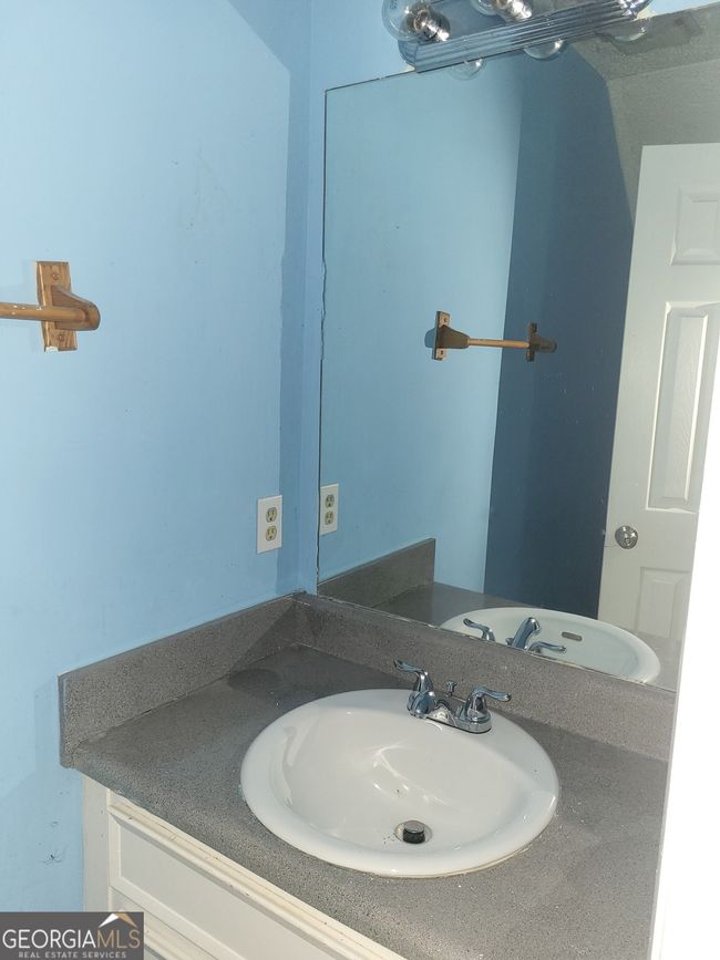 6330 Holcomb Way, Home with 2 bedrooms, 3 bathrooms and null parking in norcross GA | Image 12