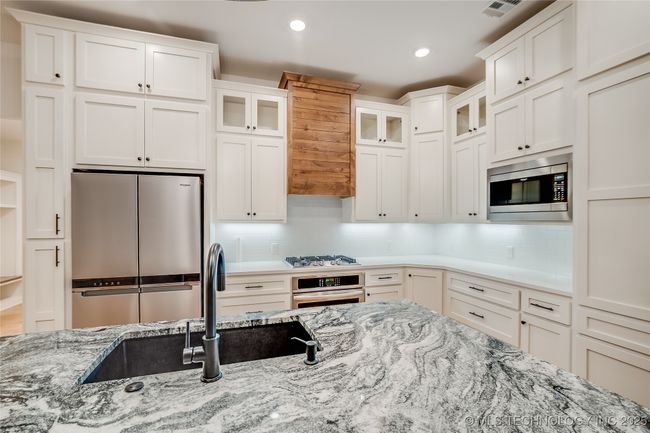 6904 E 86 Th Pl N, House other with 3 bedrooms, 3 bathrooms and null parking in Owasso OK | Image 10
