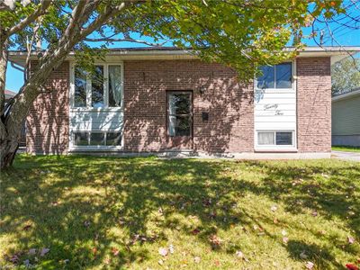 22 Van Horne Cres, House other with 4 bedrooms, 1 bathrooms and 4 parking in North Bay ON | Image 2