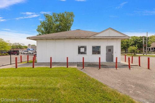 11600 Kelly Rd, Detroit, MI, 48224-1535 | Card Image