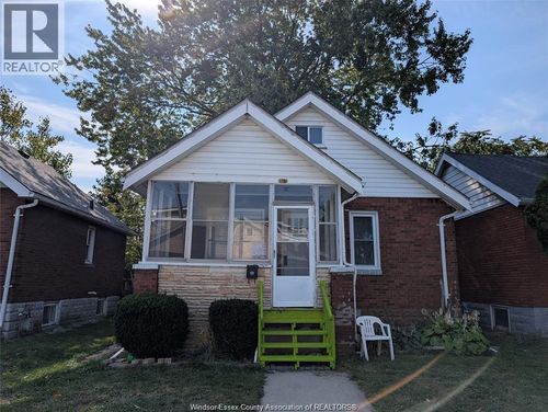 1781 Rooney St, Windsor, ON, N9B1L3 | Card Image