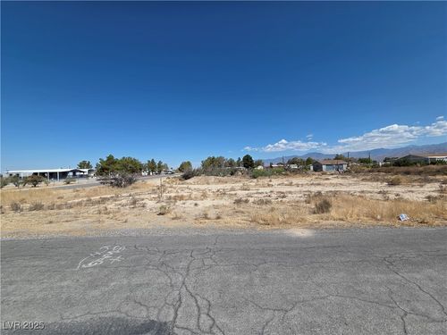 1770 Heritage Dr, Pahrump, NV, 89048-7453 | Card Image