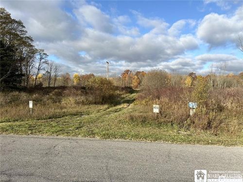 433 Hall Rd, Jamestown, NY, 14701-9365 | Card Image