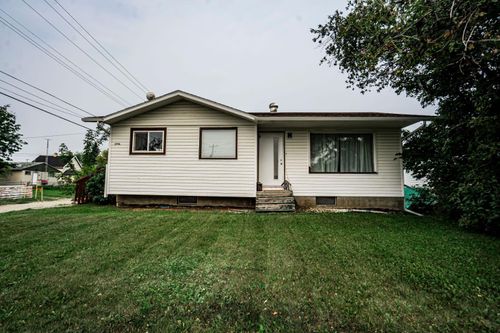 10916 105 Ave, Fairview, AB, T0H1L0 | Card Image