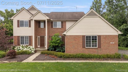 12566 Cedar View Ln, South Lyon, MI, 48178-8183 | Card Image