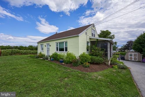55 Larkspur Ln, ELIZABETHTOWN, PA, 17022-2898 | Card Image