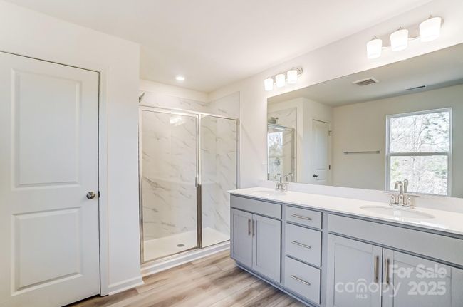 Primary Bathroom with Tile shower | Image 23