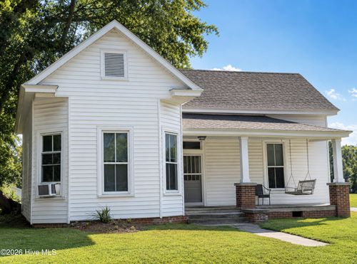 4390 W Church St, Farmville, NC, 27828-1693 | Card Image