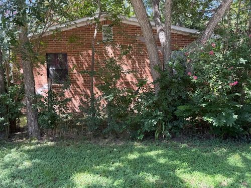 413 Sw 1st St, Waelder, TX, 78959 | Card Image