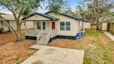 3721 Wiggins Leaf Street, House other with 4 bedrooms, 2 bathrooms and null parking in Tampa FL | Image 3