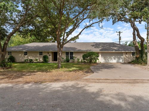 1620 Baylor Ave, Bay City, TX, 77414-4617 | Card Image