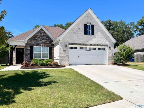 229 Dustin Ln Nw, Madison, AL, 35757-6972 | Card Image