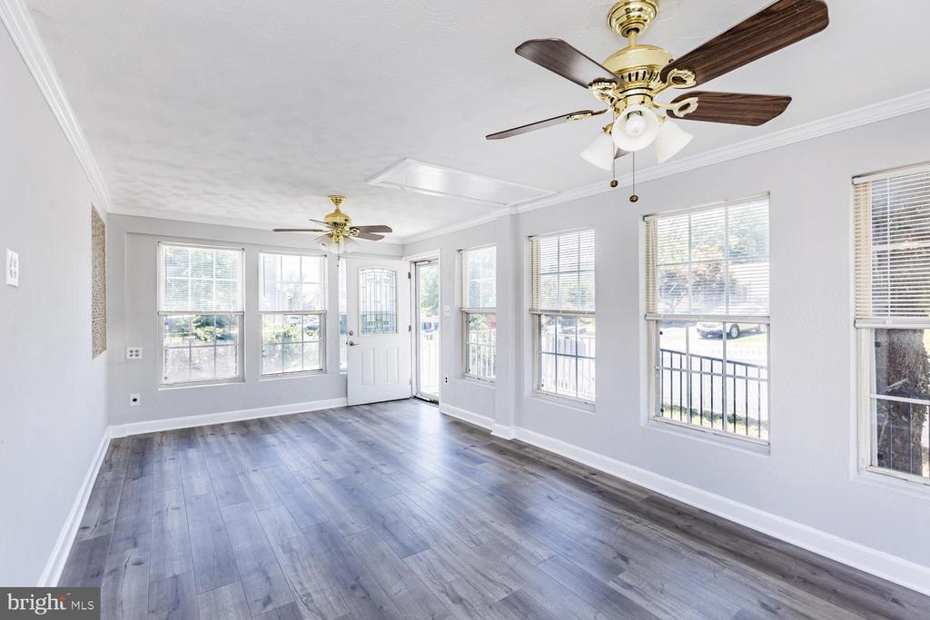 Residential in LAUREL 4