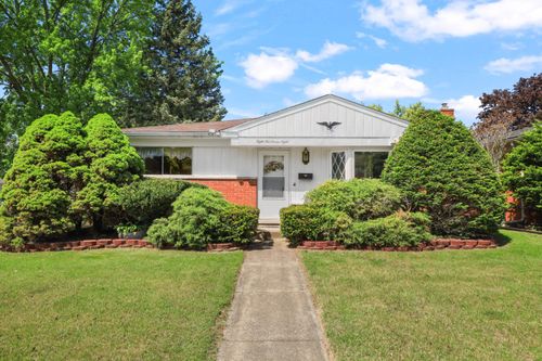 8278 Mills St, Taylor, MI, 48180-2015 | Card Image
