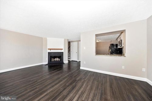 572 Hollyberry Way, FREDERICK, MD, 21703-6216 | Card Image