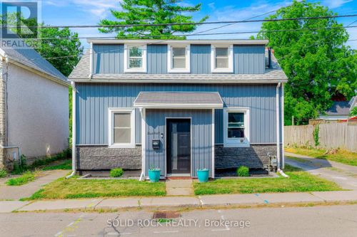 100 John St, Brockville, ON, K6V5B2 | Card Image