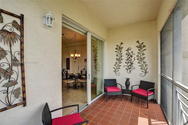 APT-501 - 3500 Oaks Clubhouse Dr, Condo with 3 bedrooms, 2 bathrooms and null parking in Pompano Beach FL | Image 36