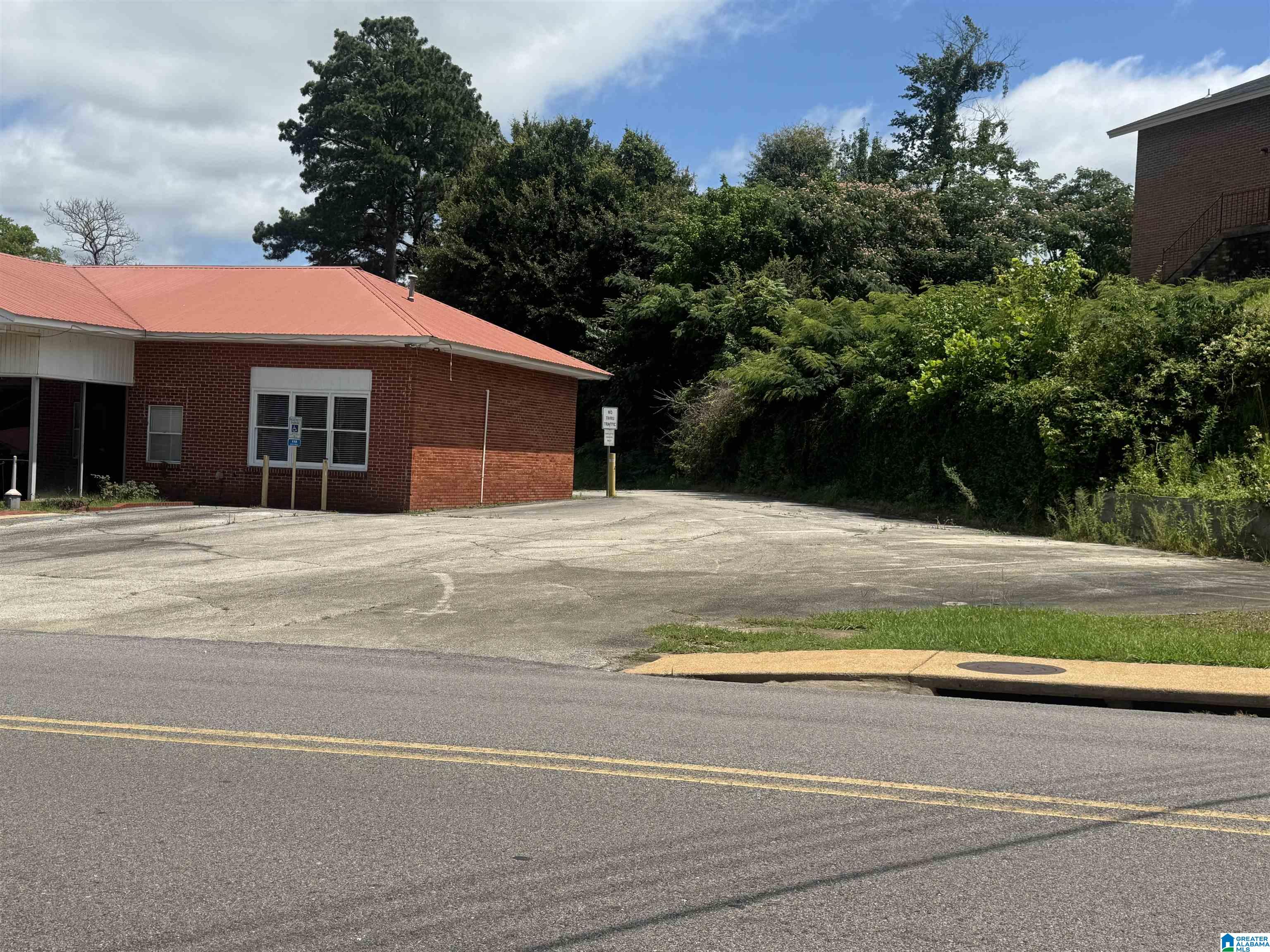 Commercial Sale in ADAMSVILLE 3