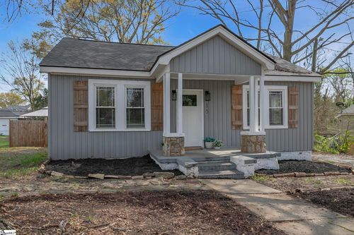 15 Piedmont Ave, Greenville, SC, 29611-5143 | Card Image