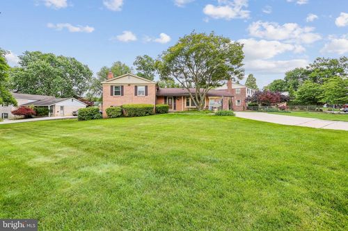 2 Foxhall Ct, SILVER SPRING, MD, 20906-5341 | Card Image