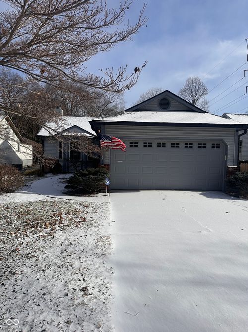 9209 N Park Ave, Indianapolis, IN, 46240-1075 | Card Image