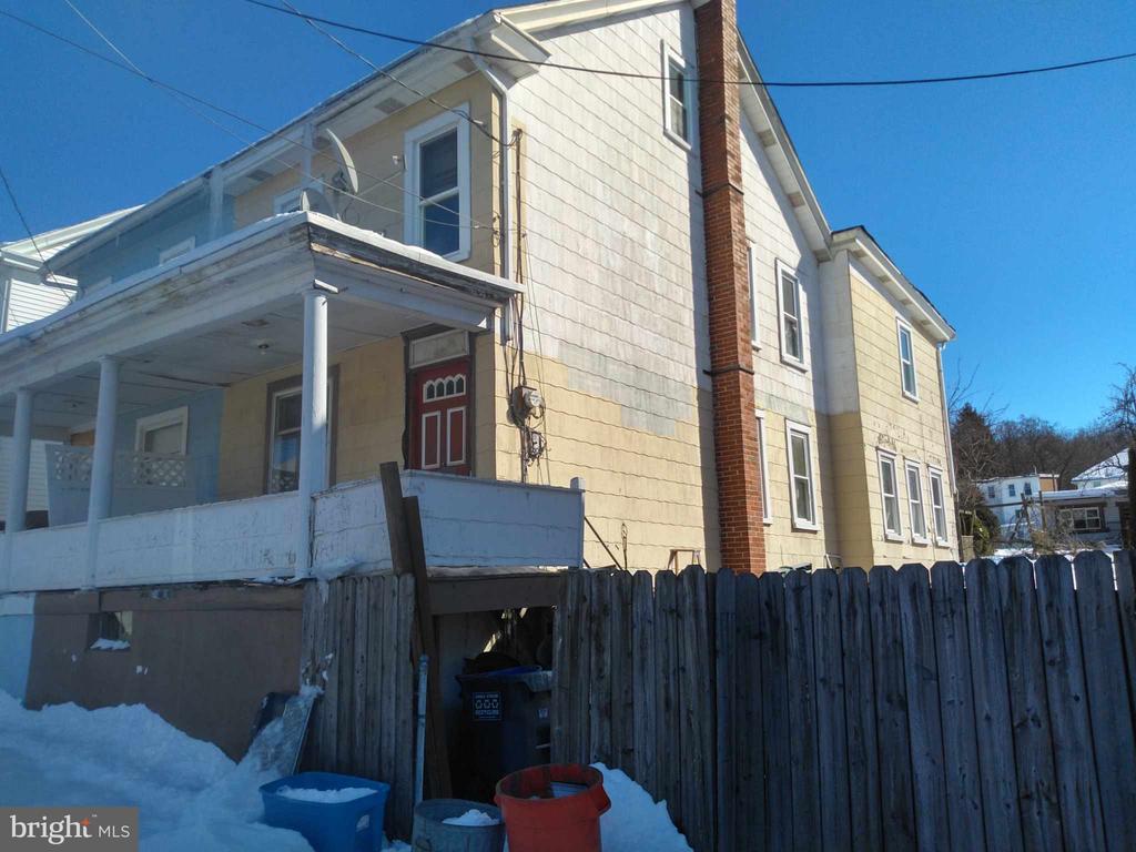 High St, Coaldale, PA 18218