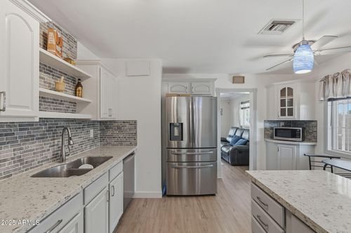 3640 N 21st Ave, Phoenix, AZ, 85015-5404 | Card Image