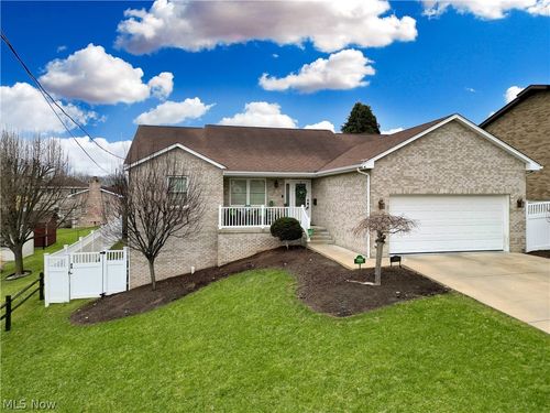 1343 Courtland Rd, Weirton, WV, 26062-5105 | Card Image