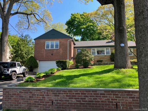 54 Park Cir, White Plains, NY, 10603-3506 | Card Image