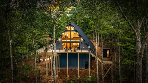687 Left Turn, Blue Ridge, GA, 30513 | Card Image