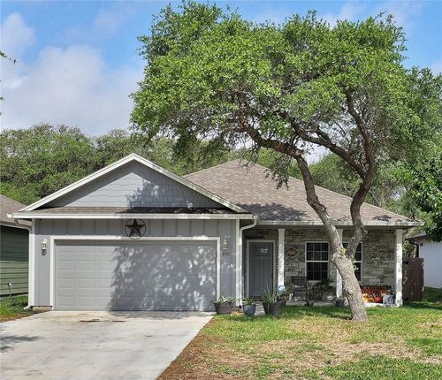 350 N 10th St, Aransas Pass, TX, 78336-4133 | Card Image