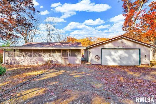 2195 Windsor Lake Rd, Victoria, IL, 61485-9549 | Card Image