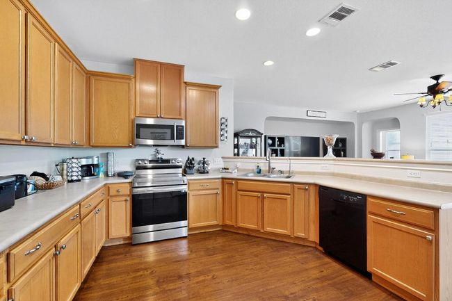 140 Matthews, House other with 3 bedrooms, 2 bathrooms and 4 parking in Kyle TX | Image 12