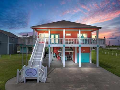 979 Palmride Dr, Crystal Beach, TX, 77650-3616 | Card Image