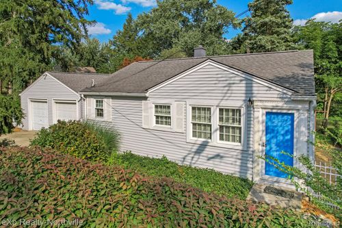 23930 Cass Ave, Farmington, MI, 48335-3403 | Card Image